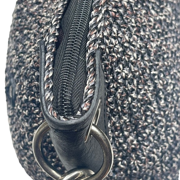 new The Sak ᯾ Indio Small Crochet Tote Handbag Bag ᯾ Urban Static Charcoal Knit - Picture 9 of 16